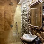 Stone Rustic شقة بلانيس